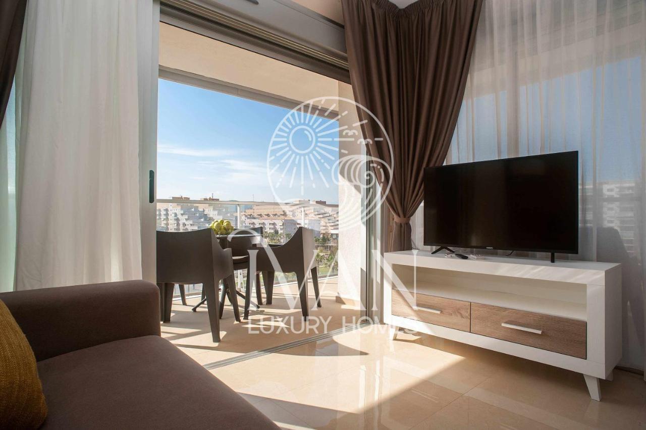 Casa Munteanu Ivan Luxury Homes 6ªpta Norte 1ªlinea 奥罗佩萨德尔马 外观 照片