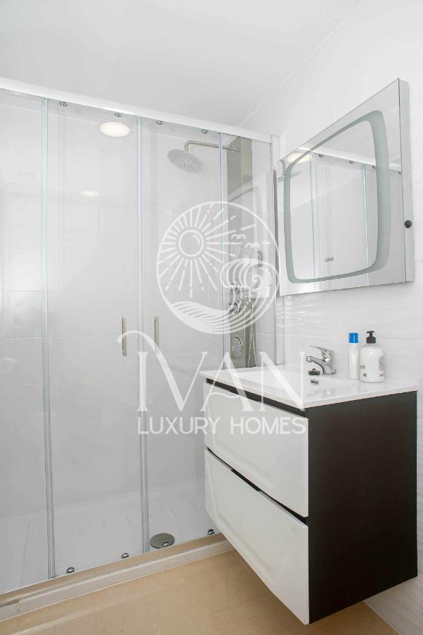 Casa Munteanu Ivan Luxury Homes 6ªpta Norte 1ªlinea 奥罗佩萨德尔马 外观 照片